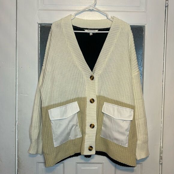 Davi & Dani Women’s Oversized Black White and Cream Colored Cardigan Size Small - Picture 1 of 5